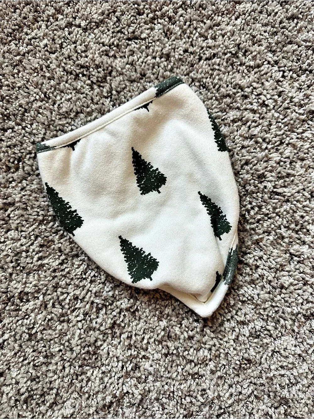 Kate Quinn Bib With Snaps Holiday Trees 100% Organic Cotton Soft New Never Worn